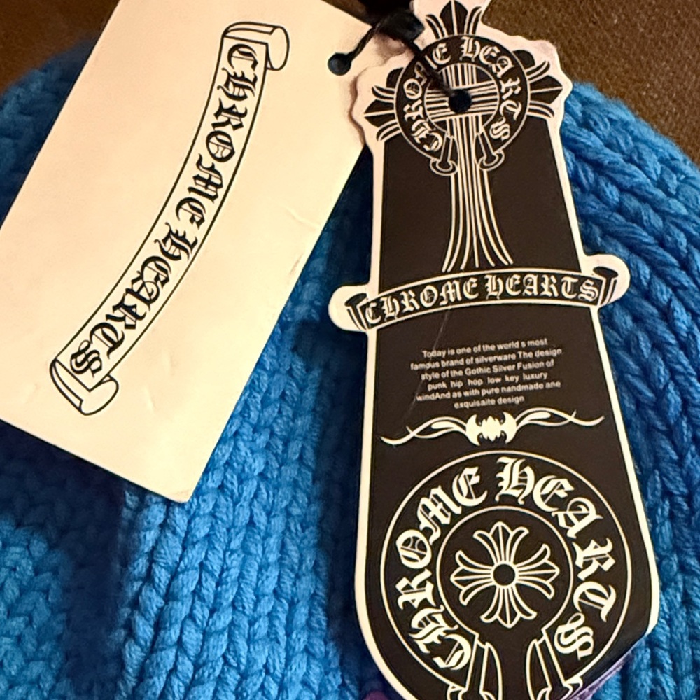 Chrome heart Knit Beanie - Picture 2 of 4